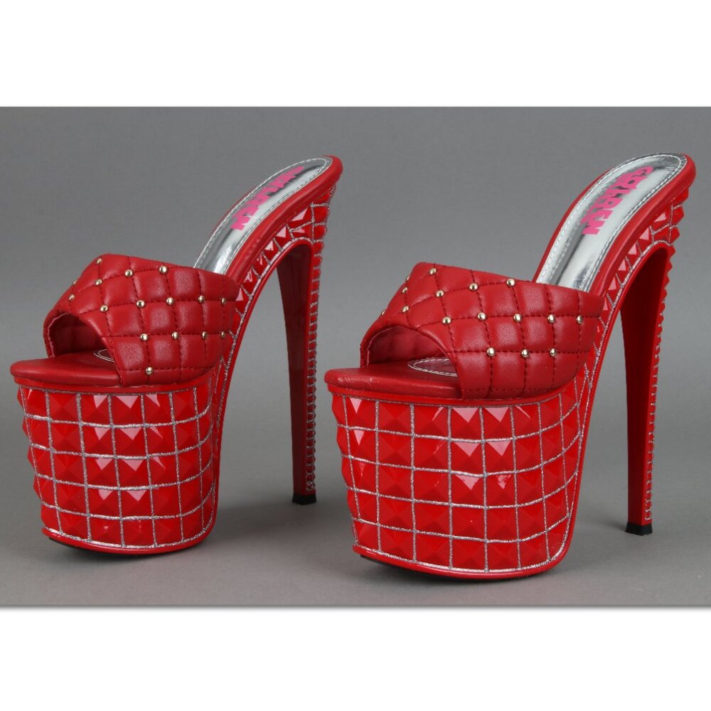 Looking for extreme high heels. At least 5"